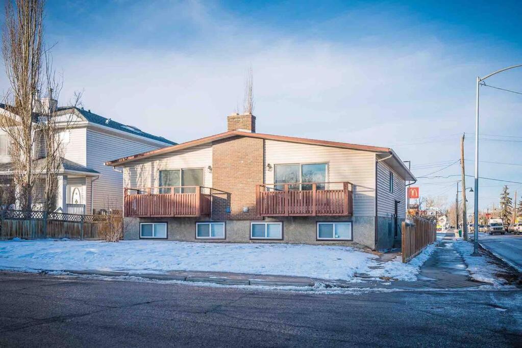 Mt Pleasant Nw 2 Bedrooms 500 YYC Exterior photo